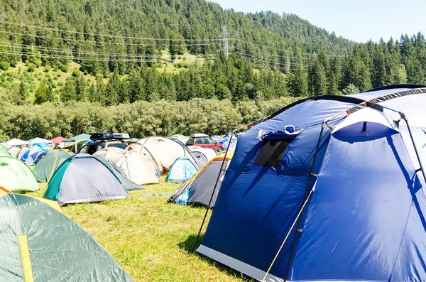 Les secrets d'un camping écologique réussi en pleine nature
